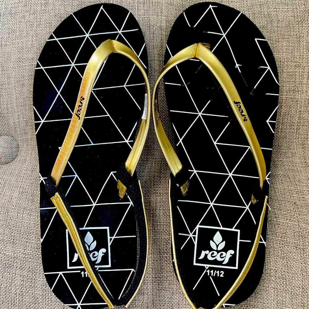 Black and Gold Reef Sandals-Kids 11/12
